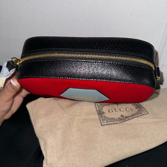 NEW GUCCI CROSSBODY BAG ❤️ - Picture 2 of 9
